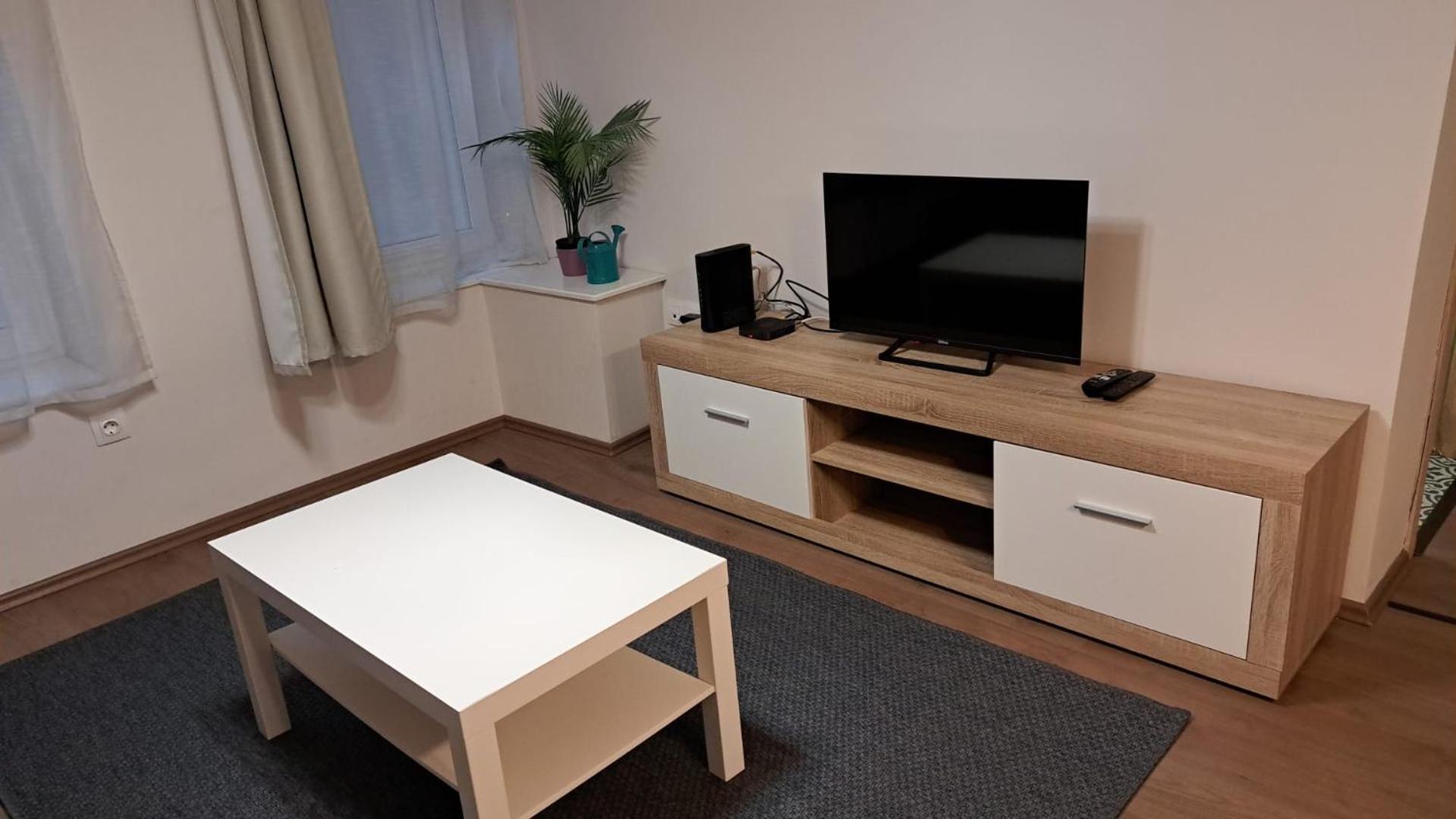 Freedom Apartment Near Parlament With Ac — Photos 2